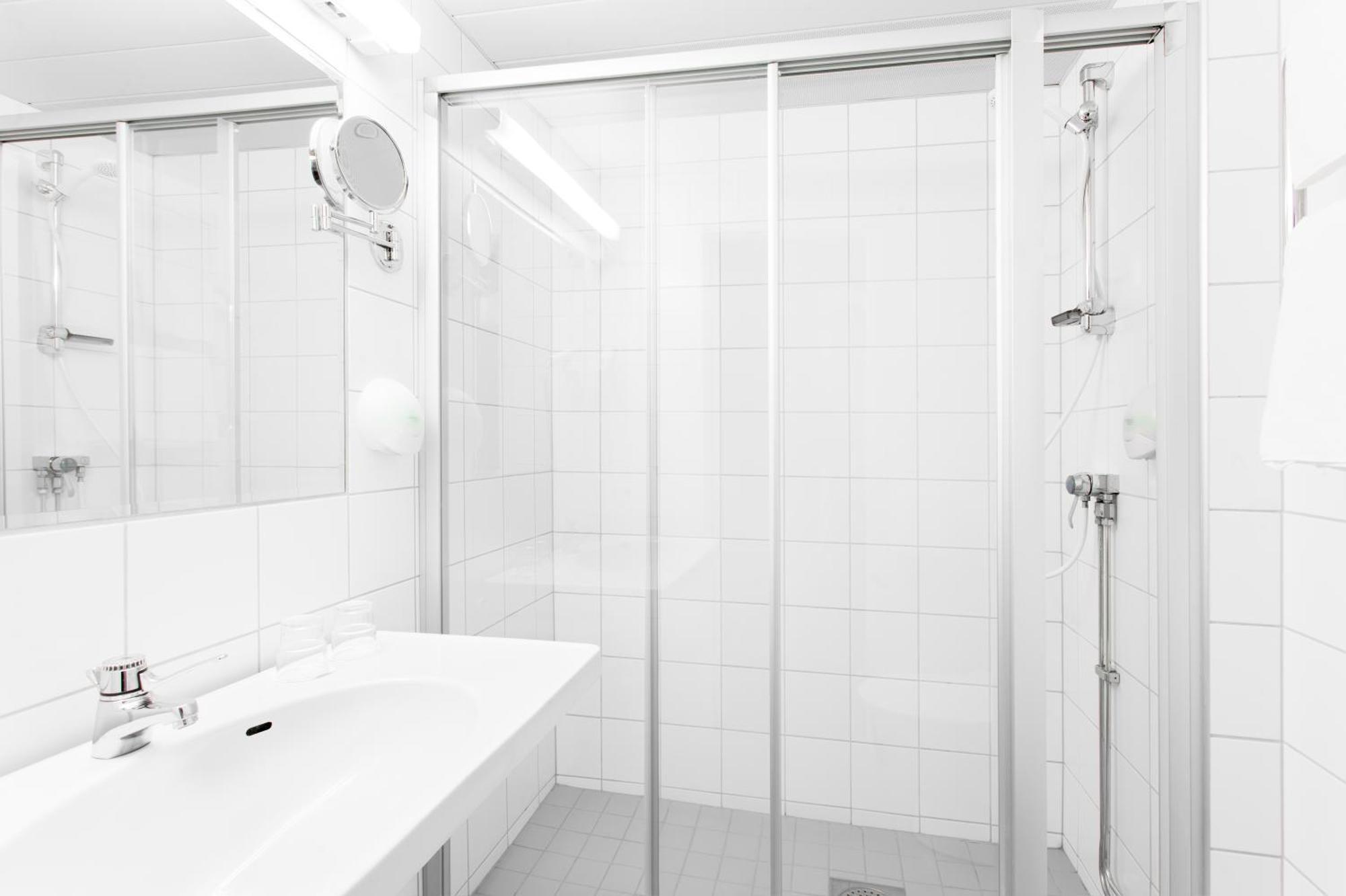 Doppel- oder Zweibettzimmer mit Landblick